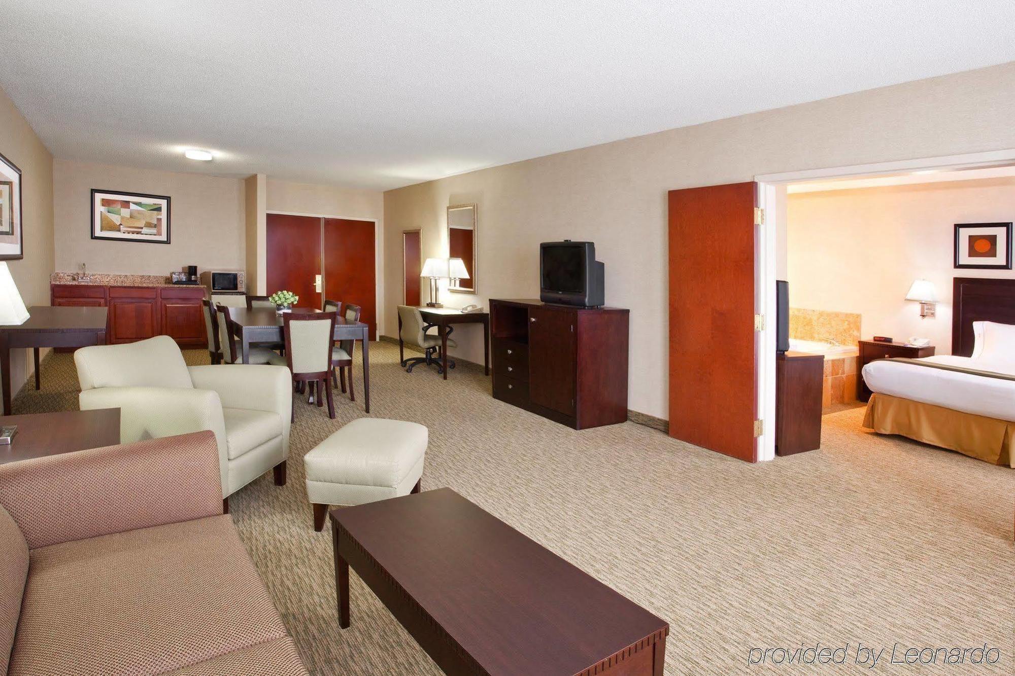 Holiday Inn Express Hotel & Suites Cleveland-Streetsboro By Ihg Экстерьер фото